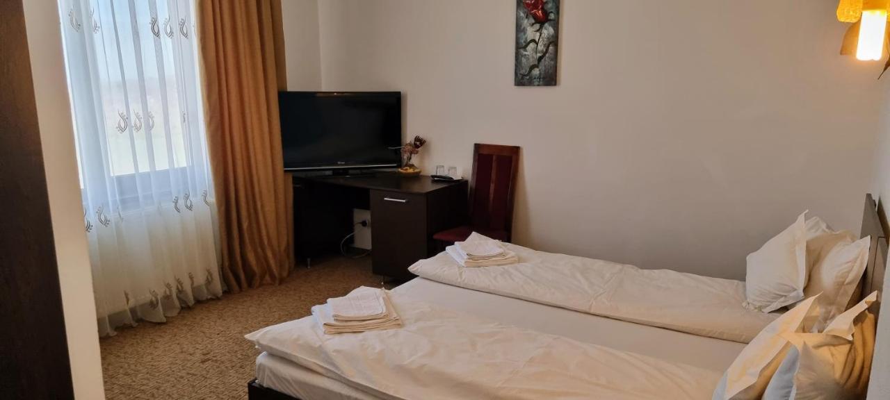 Pensiunea Emma Sîmbăta de Sus Bagian luar foto